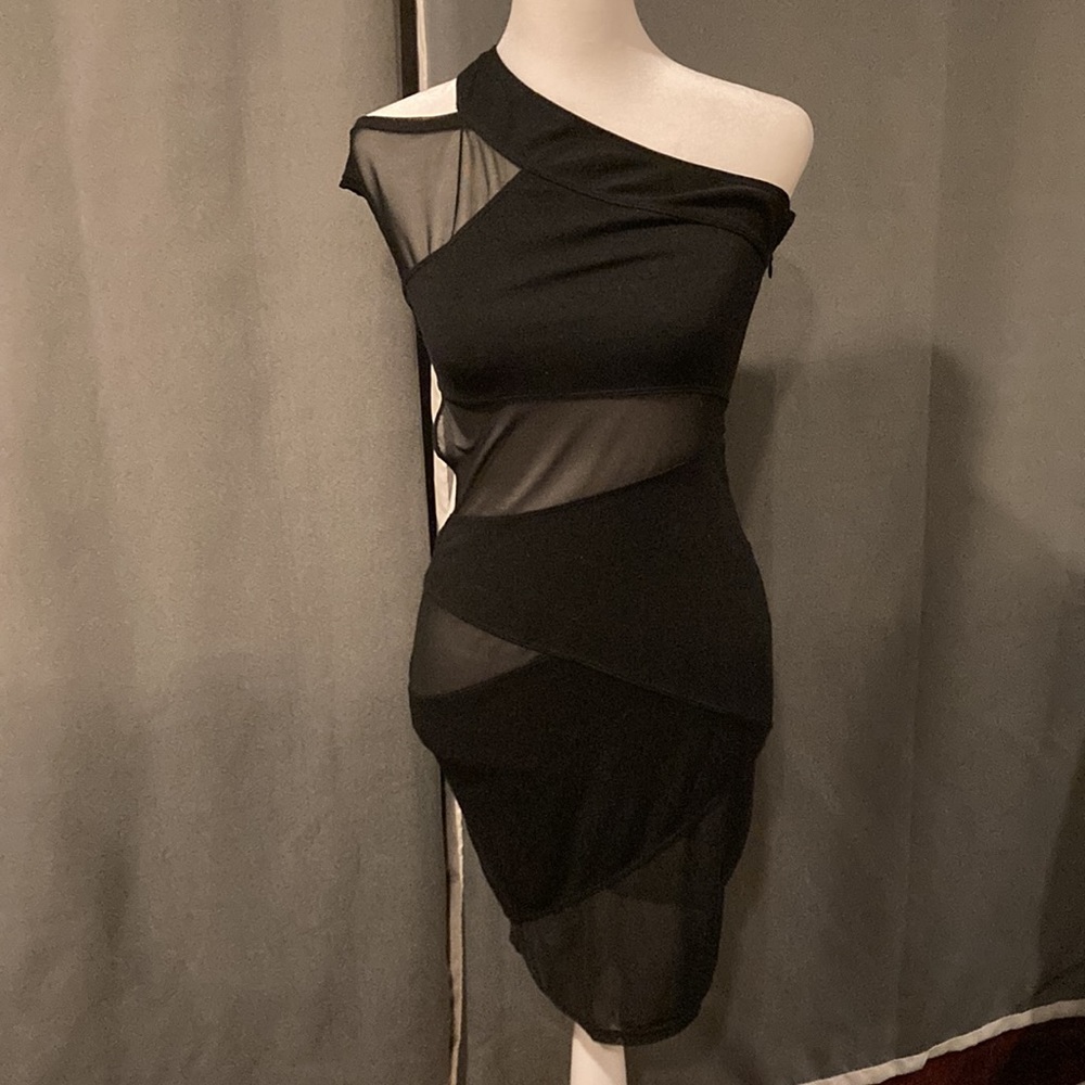 MY LITTLE BLACK DRESS TO BECOME YOURS. WORN ONCE ON MY HONEYMOON